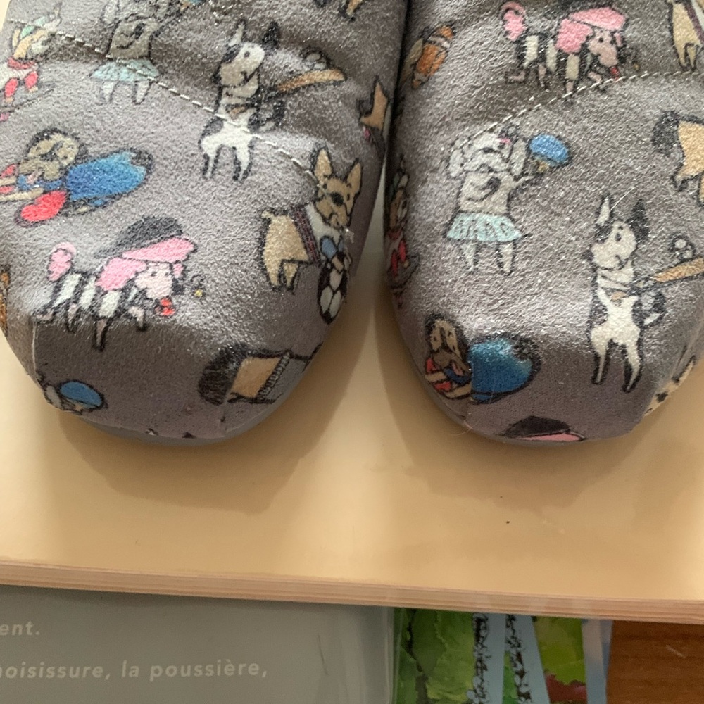 BOBS from Skechers Gray Cartoon Print Shoes